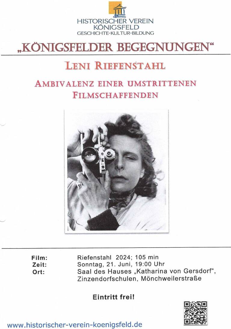 Ein Flyer des Historischen Vereins Königsfeld kündigt eine Veranstaltung über Leni Riefenstahl mit dem Titel "Ambivalenz einer umstrittenen Filmschaffenden" an, inklusive einem Schwarz-Weiß-Foto einer Person mit Kamera.